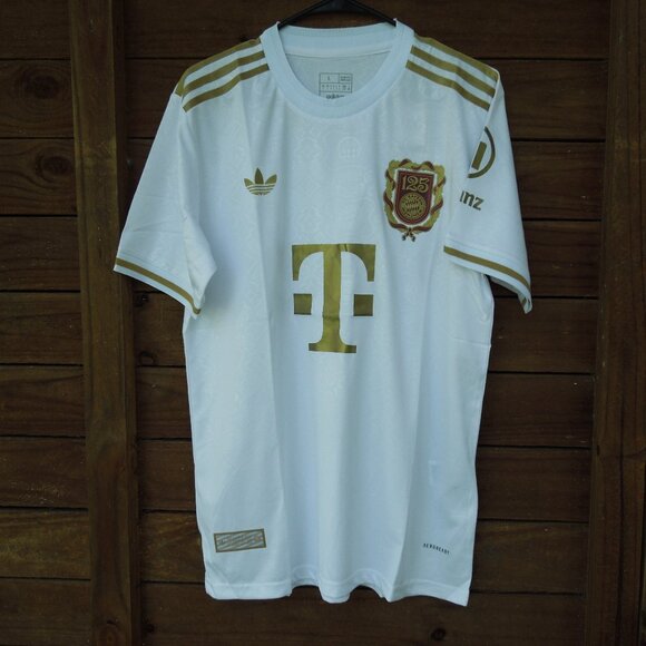 Bayern Munich 125th Anniversary edition, Large - Picture 1 of 10